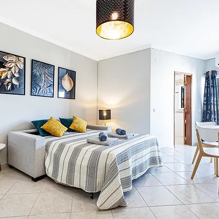 Salgados Apartment *